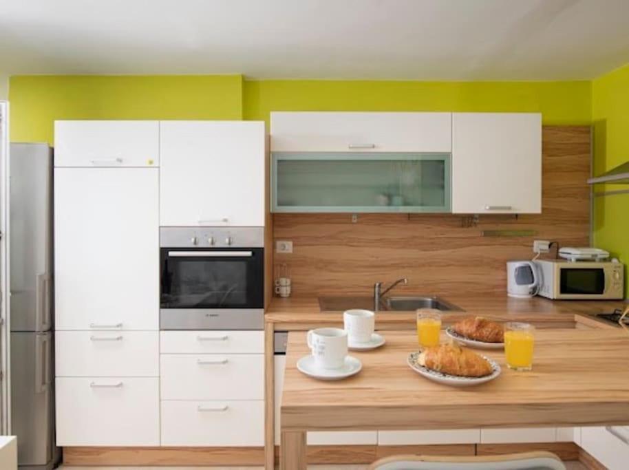 Apartman Moderan Stan U Centru Grada, Von Adelmann